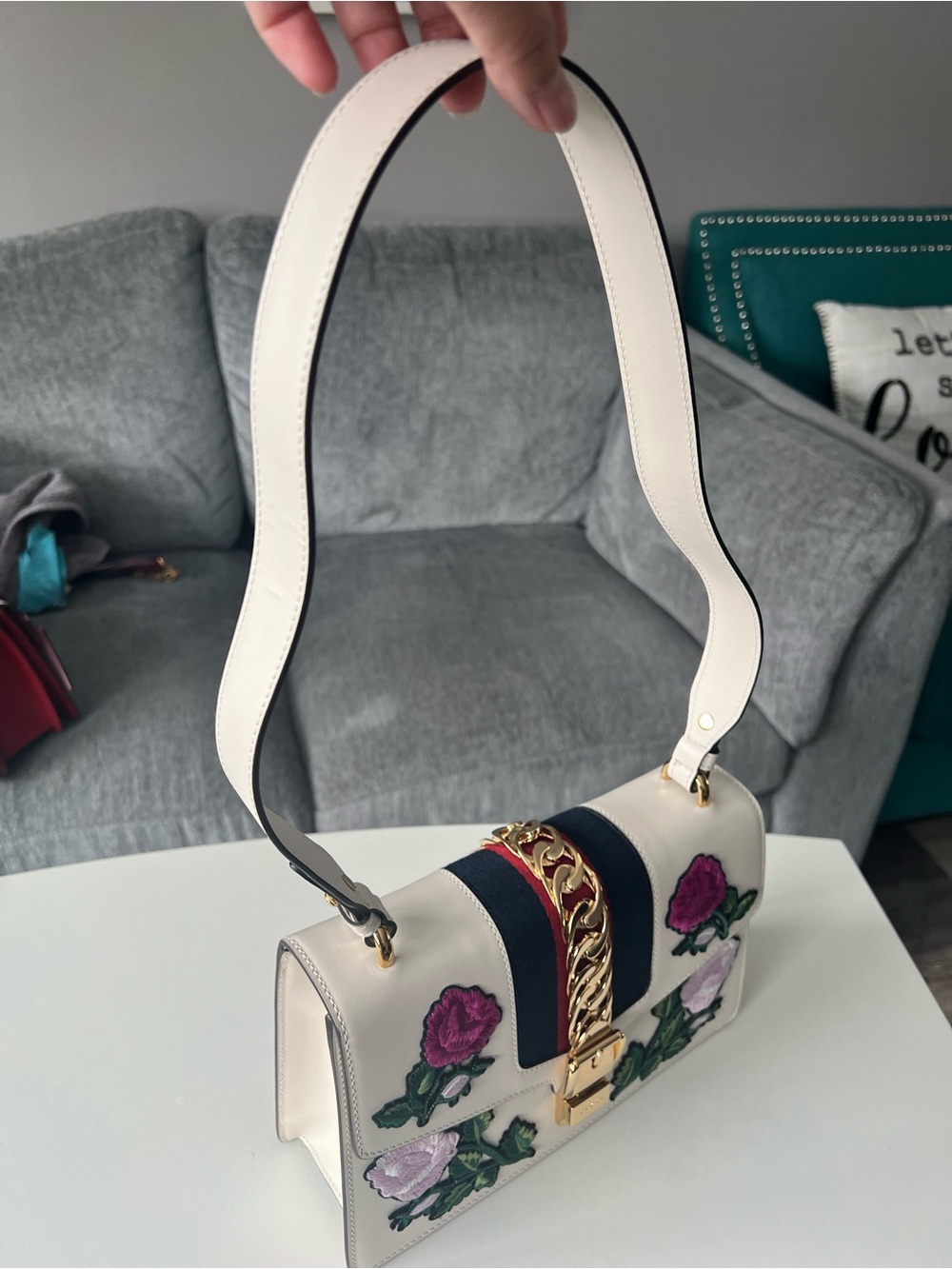 Gucci White Sylvie Floral Embroidered Leather Shoulder Bag - Picture 3 of 16